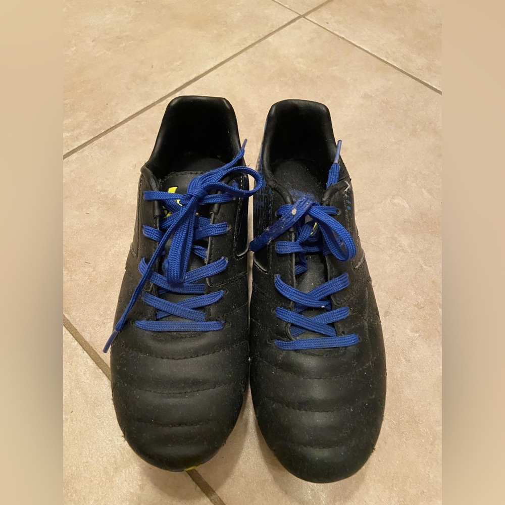 Boys soccer cleats